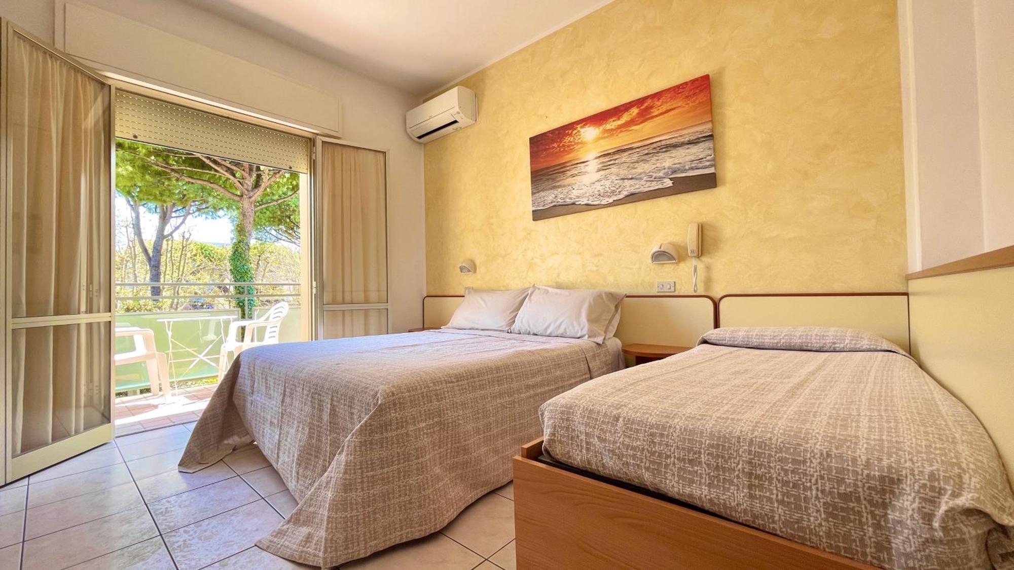Hotel Zanella Червия Экстерьер фото